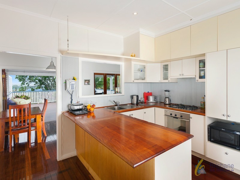 19 Blackheath Rd, Oxley QLD 4075