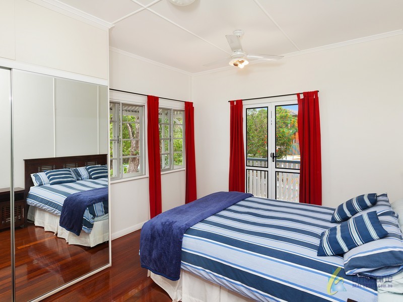 19 Blackheath Rd, Oxley QLD 4075