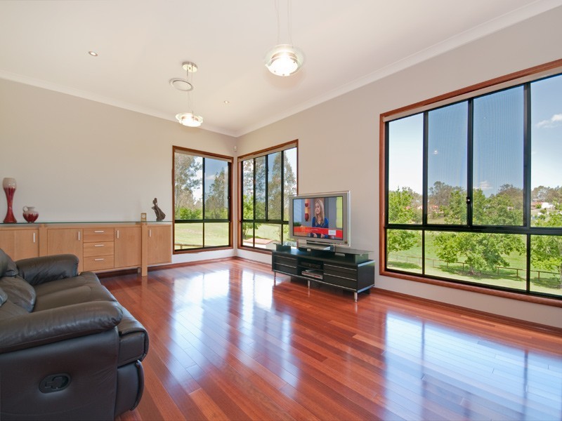 25 Lintrose Terrace, Karalee QLD 4306