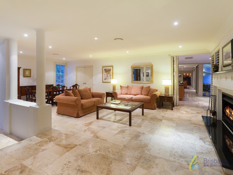 19 Melaleuca Place, Brookfield QLD 4069