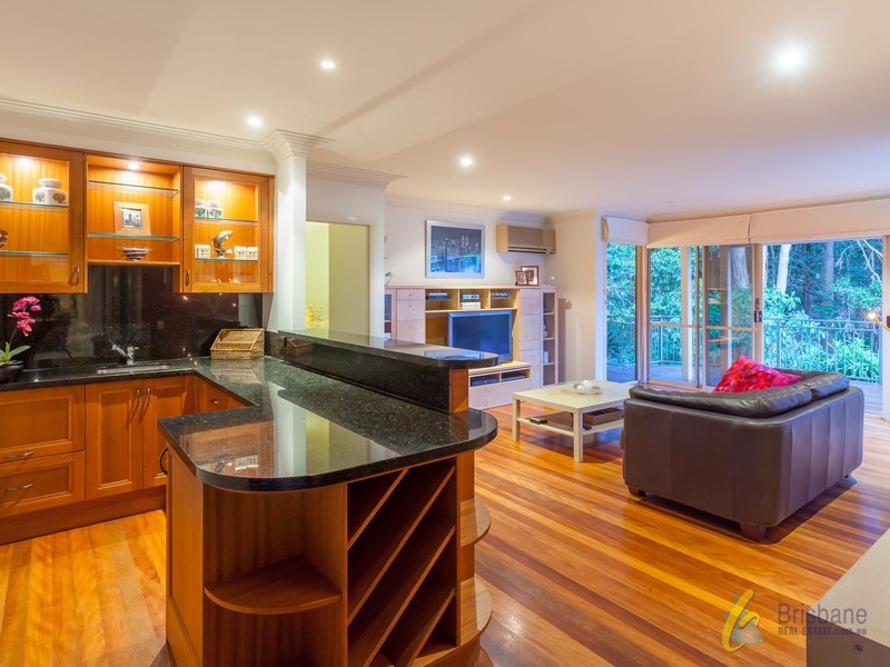 19 Melaleuca Place, Brookfield QLD 4069