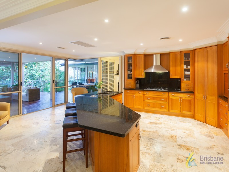 19 Melaleuca Place, Brookfield QLD 4069