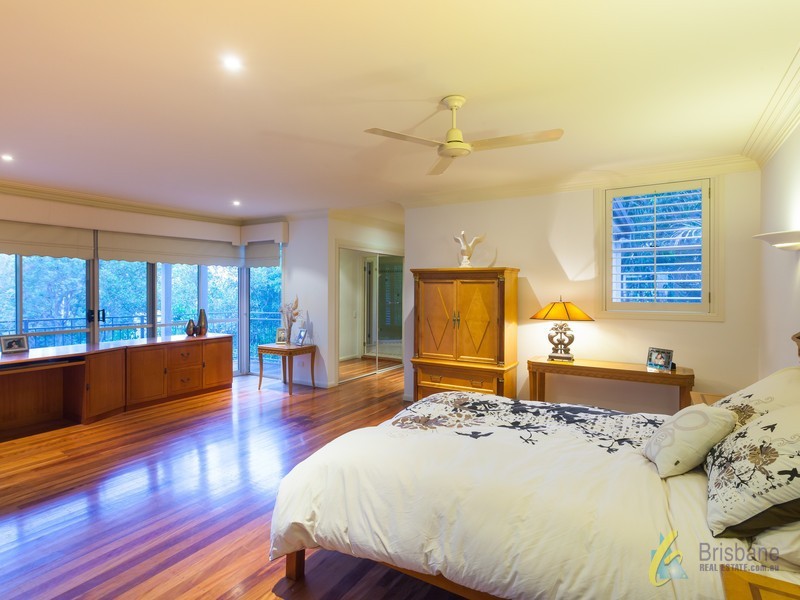 19 Melaleuca Place, Brookfield QLD 4069