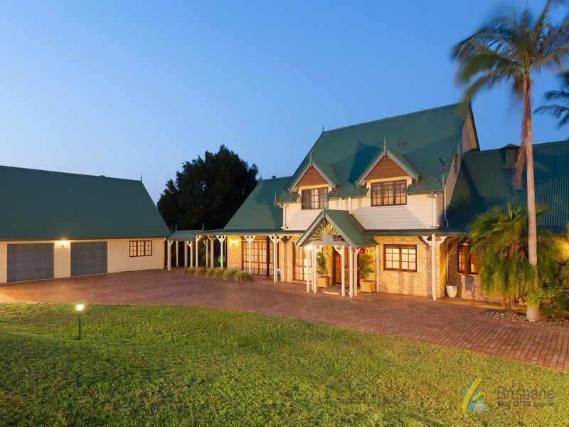 63 Moons Lane, Brookfield QLD 4069