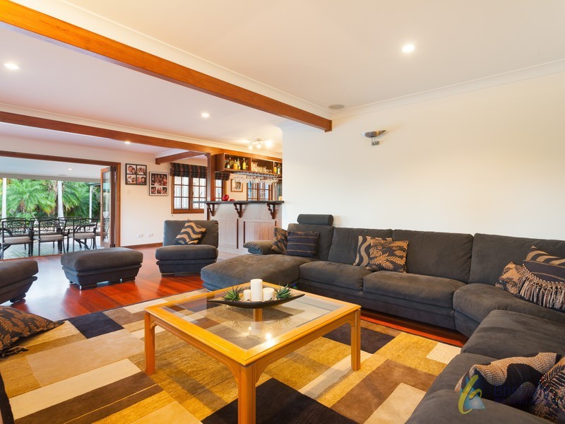 63 Moons Lane, Brookfield QLD 4069