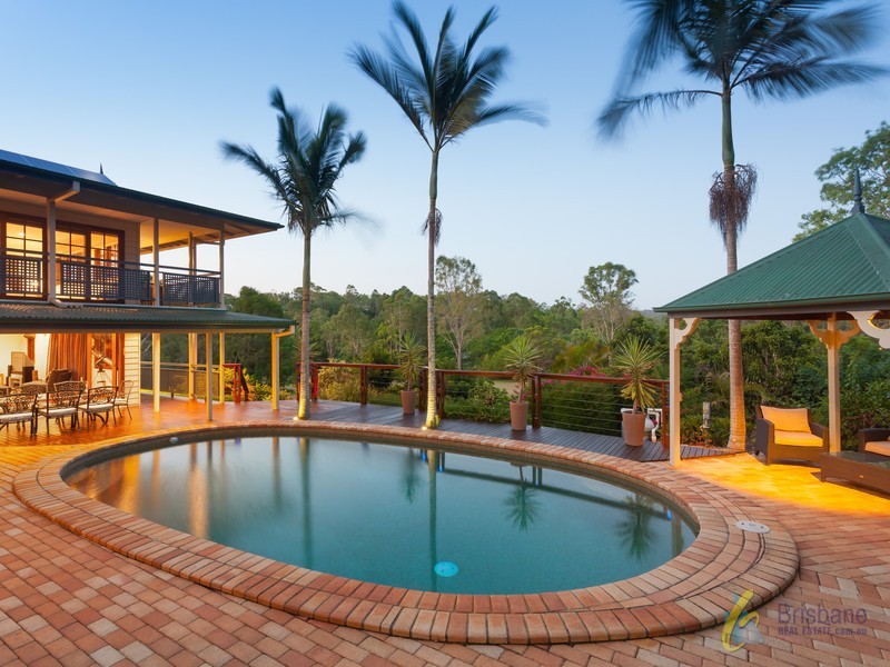 63 Moons Lane, Brookfield QLD 4069