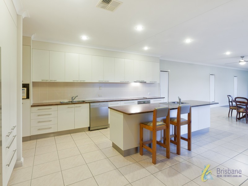 86 Botticelli Street, Fig Tree Pocket QLD 4069