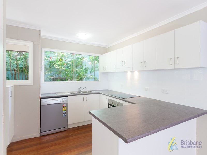 50 Henry St, Chapel Hill QLD 4069