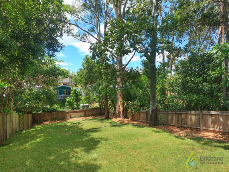 50 Henry St, Chapel Hill QLD 4069