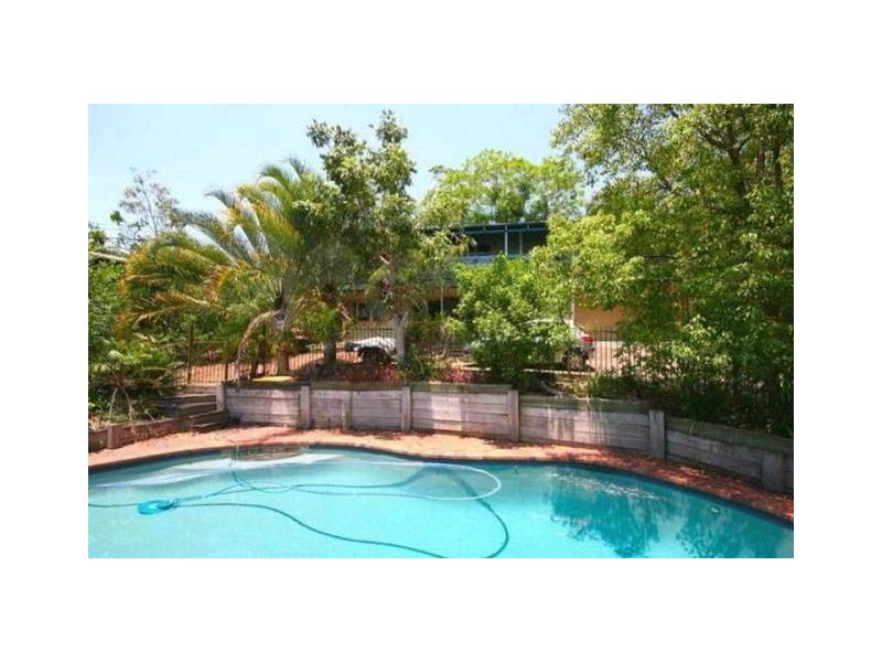 18 Tad Street, Kenmore QLD 4069