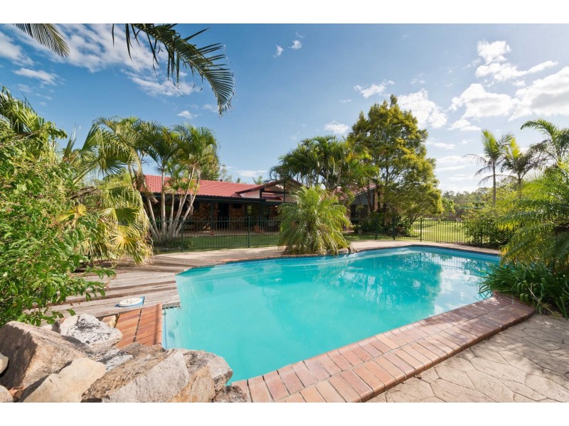8 Langi Court, Karana Downs QLD 4306