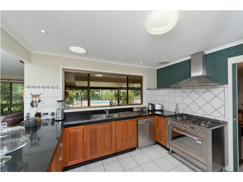 8 Langi Court, Karana Downs QLD 4306