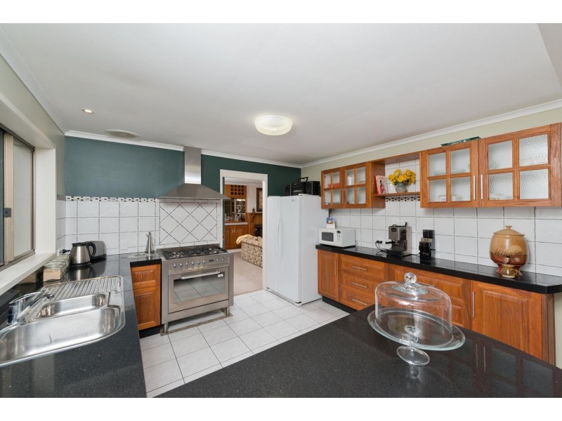 8 Langi Court, Karana Downs QLD 4306