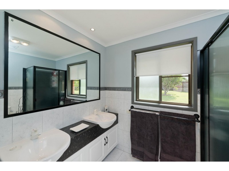 8 Langi Court, Karana Downs QLD 4306
