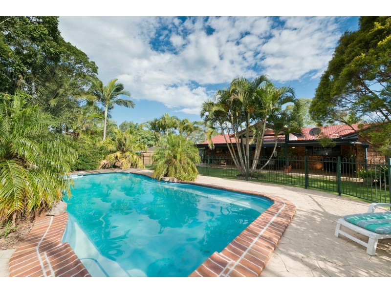 8 Langi Court, Karana Downs QLD 4306