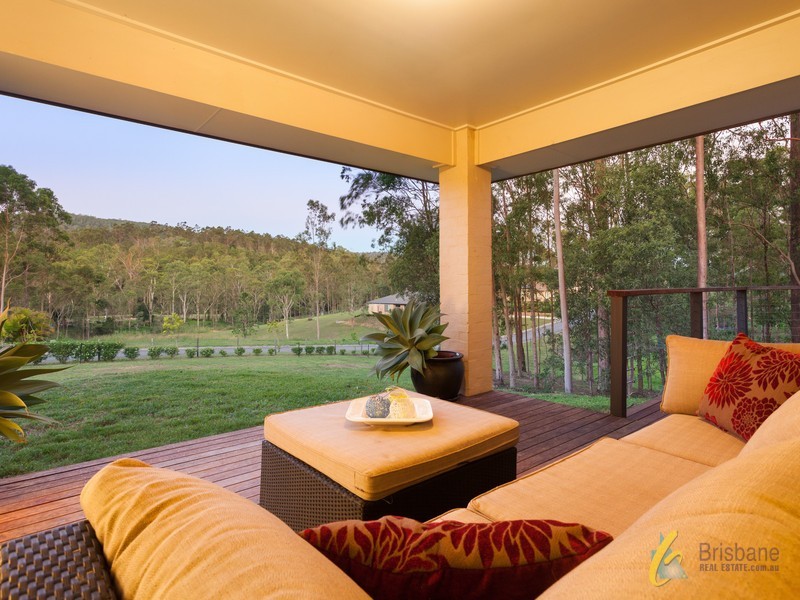 8 Emma Holt Court, Mount Crosby QLD 4306