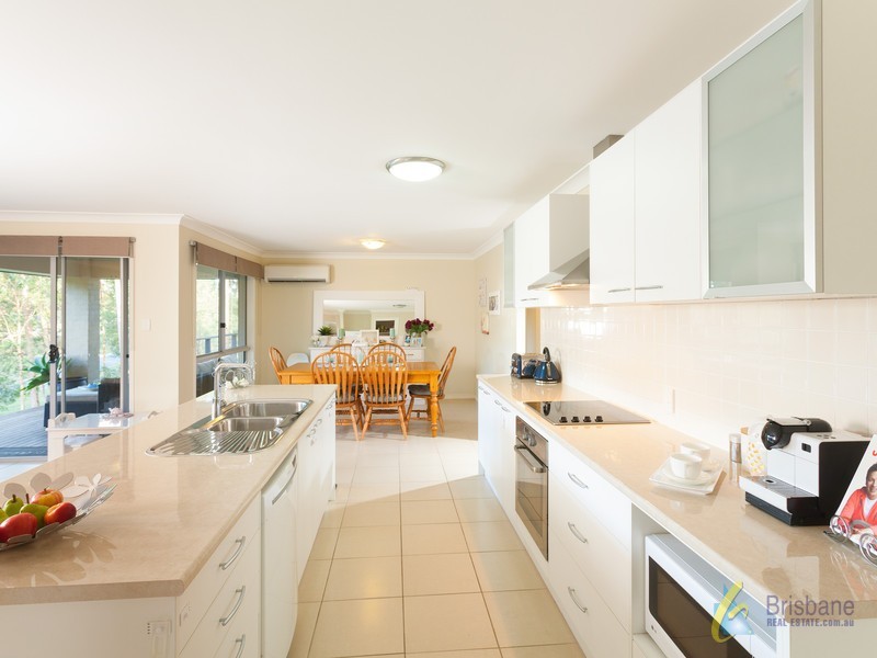 8 Emma Holt Court, Mount Crosby QLD 4306