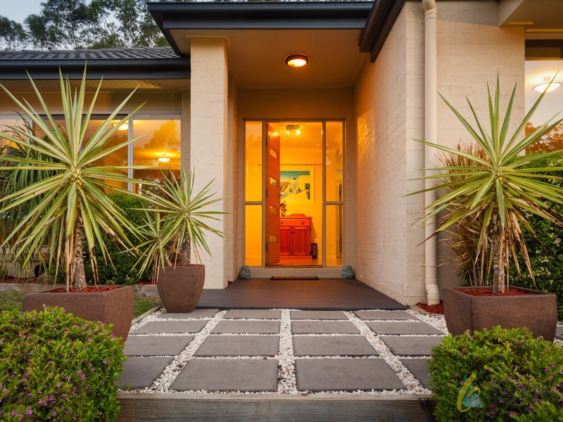 8 Emma Holt Court, Mount Crosby QLD 4306