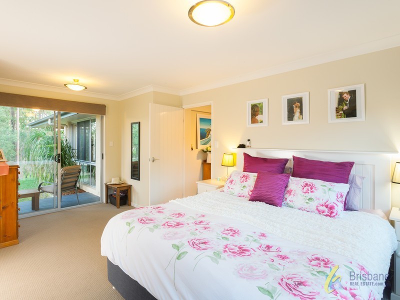 8 Emma Holt Court, Mount Crosby QLD 4306