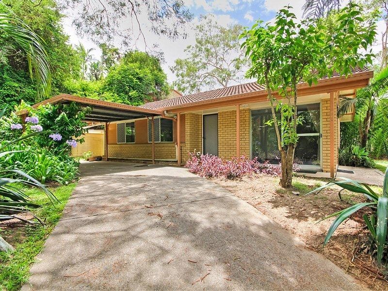 8 Lant Street, Chapel Hill QLD 4069