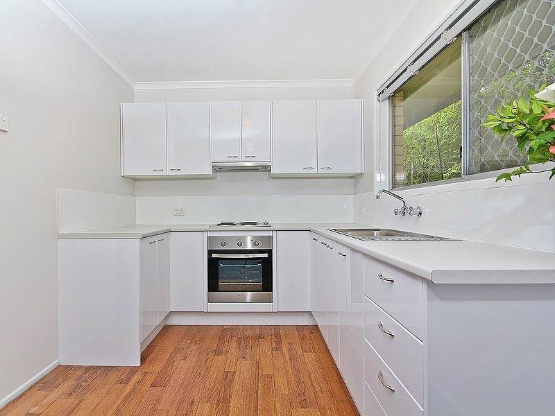 8 Lant Street, Chapel Hill QLD 4069