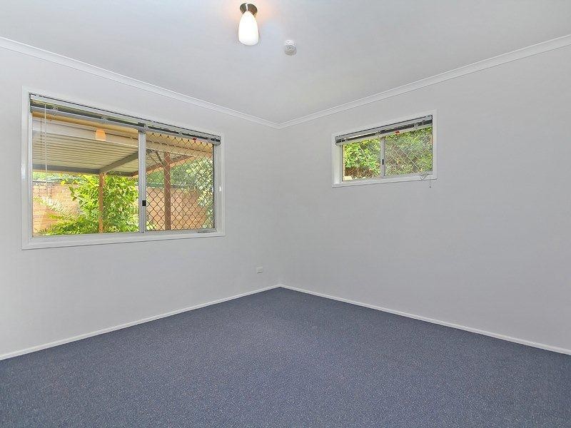 8 Lant Street, Chapel Hill QLD 4069