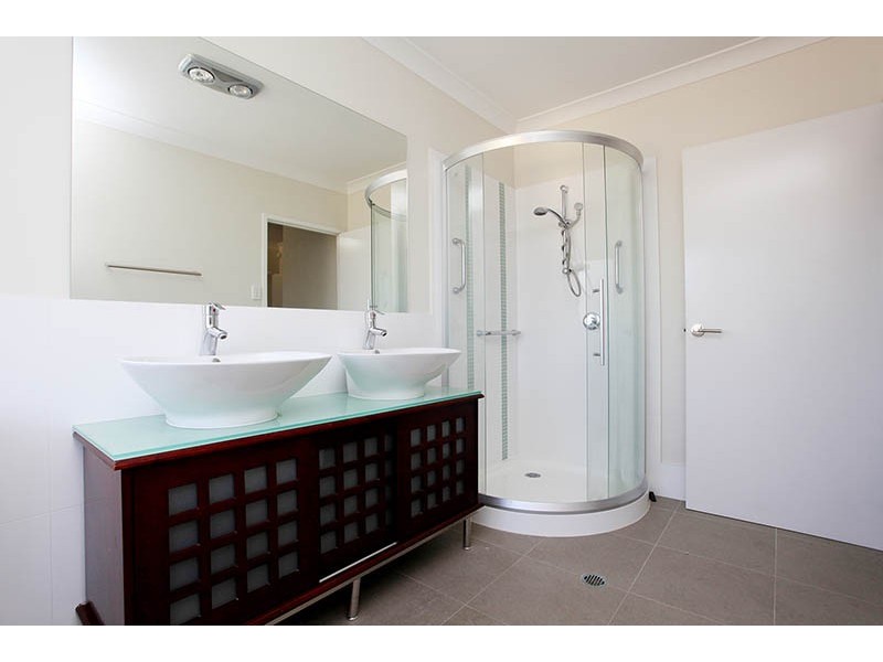 31 Goodenia Cres, Seventeen Mile Rocks QLD 4073