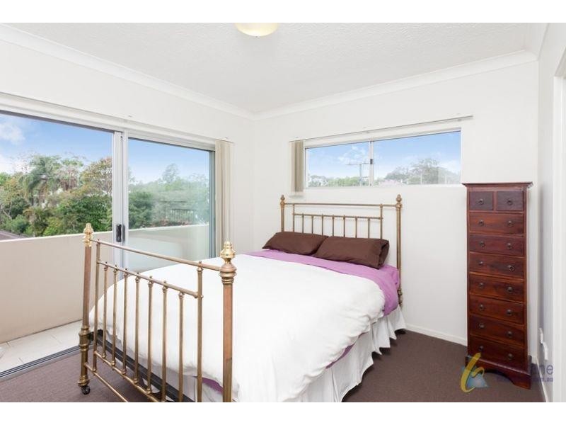 9/159 Clarence Road, Indooroopilly QLD 4068