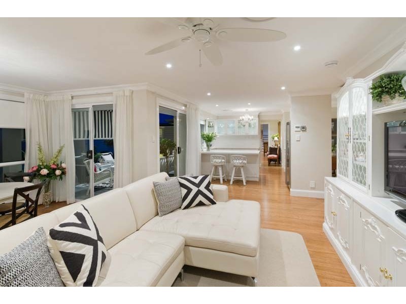 6 Donatello Street, Fig Tree Pocket QLD 4069