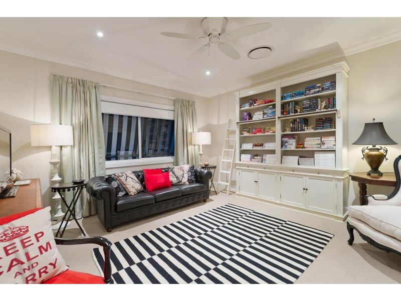6 Donatello Street, Fig Tree Pocket QLD 4069