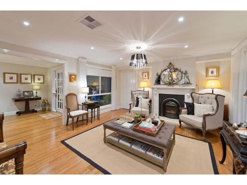 6 Donatello Street, Fig Tree Pocket QLD 4069