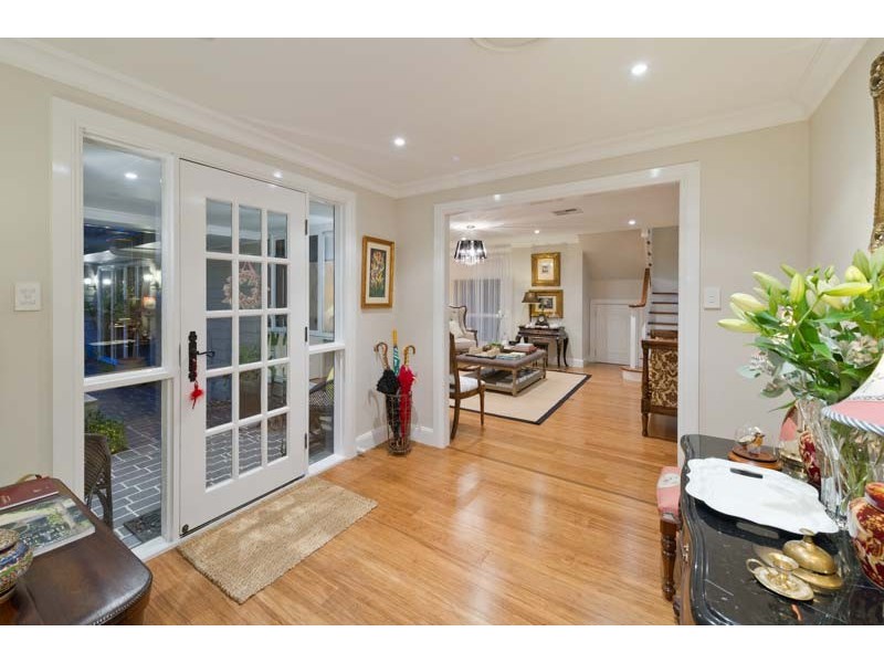 6 Donatello Street, Fig Tree Pocket QLD 4069