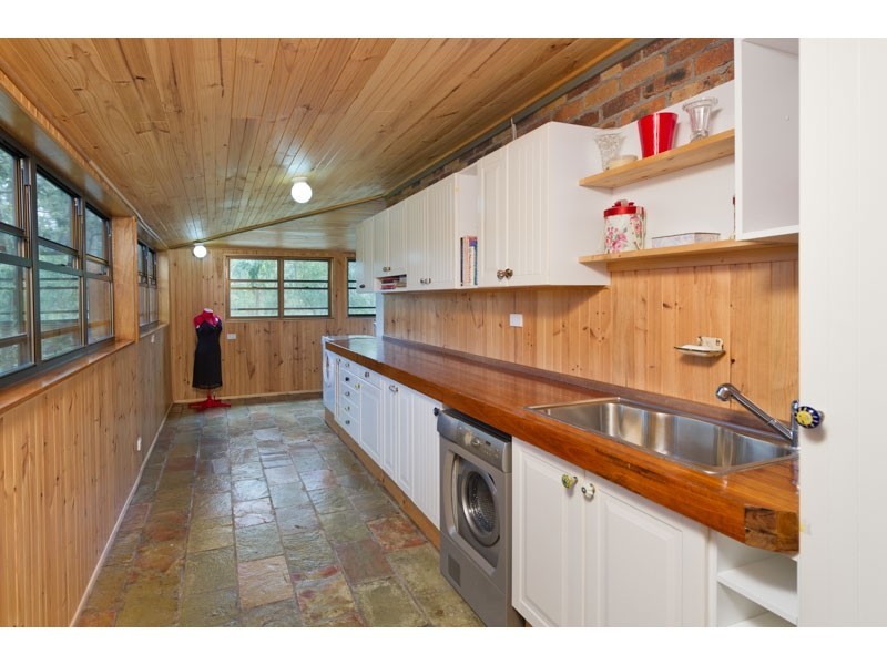 1 Tillapai Grove, Karana Downs QLD 4306