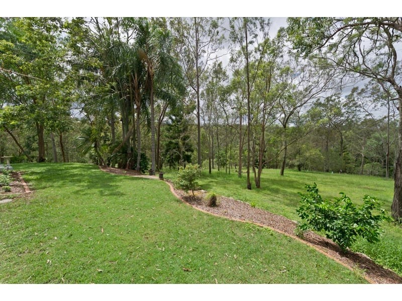 1 Tillapai Grove, Karana Downs QLD 4306