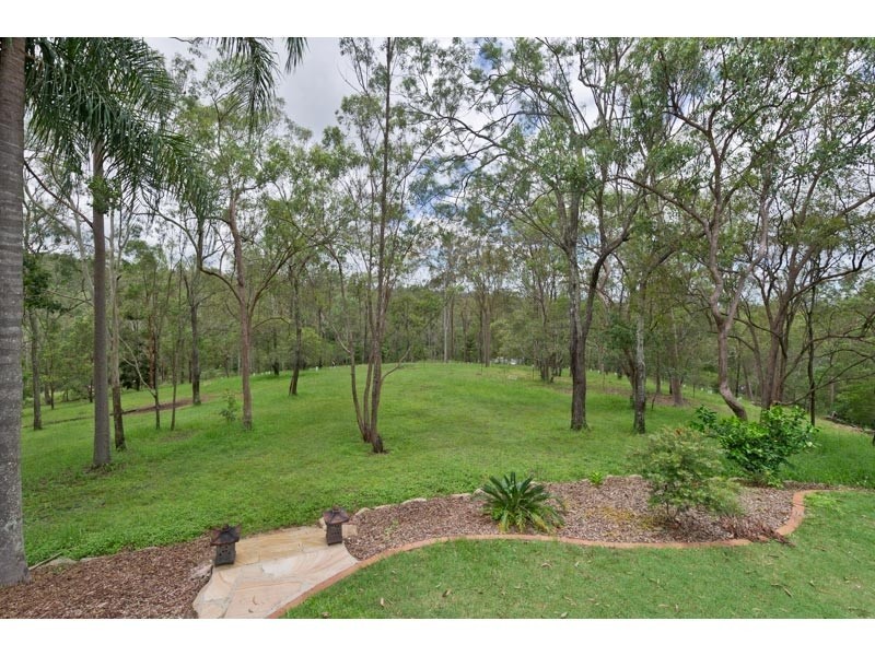 1 Tillapai Grove, Karana Downs QLD 4306