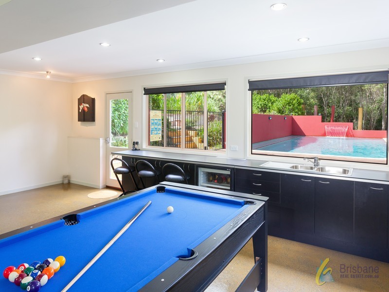 15 Lucas Place, Pullenvale QLD 4069
