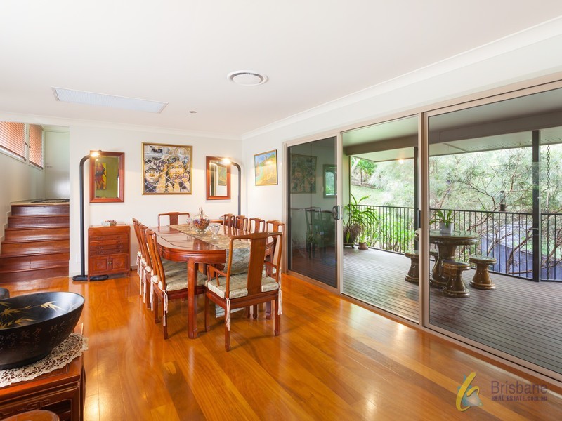 15 Lucas Place, Pullenvale QLD 4069