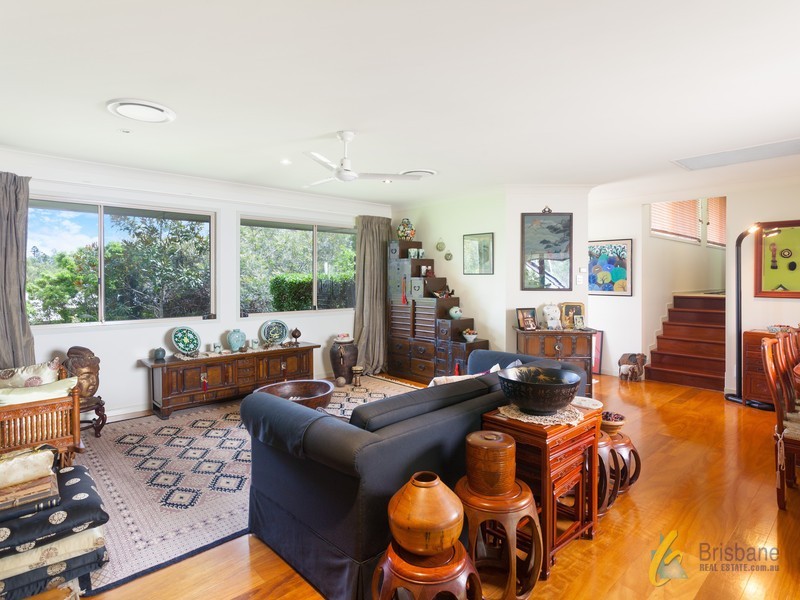 15 Lucas Place, Pullenvale QLD 4069