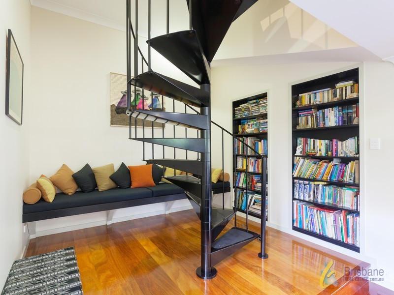 15 Lucas Place, Pullenvale QLD 4069
