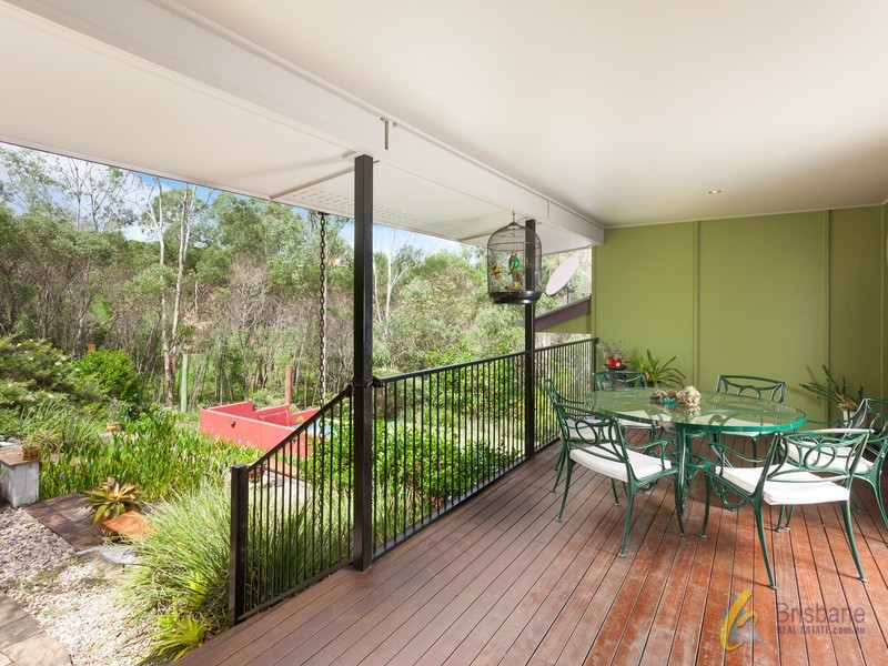 15 Lucas Place, Pullenvale QLD 4069
