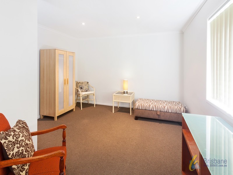 1/95 Strickland Tce, Graceville QLD 4075