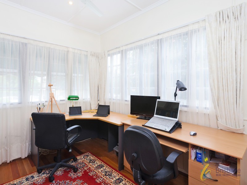 30 Randolph St, Graceville QLD 4075