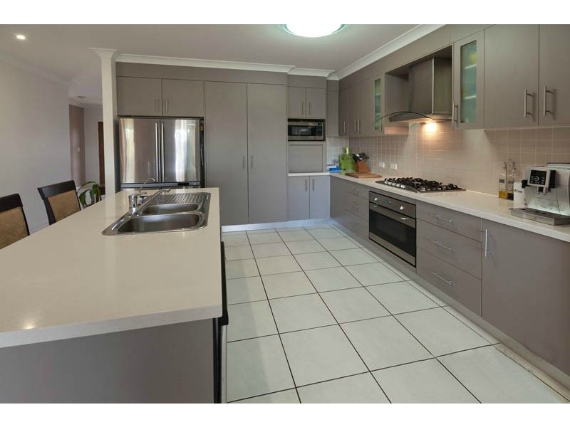 6 Brinley Place, Sinnamon Park QLD 4073