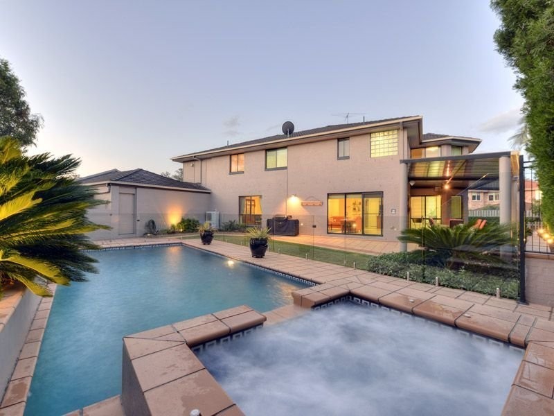 20 Brompton Place, Brookfield QLD 4069