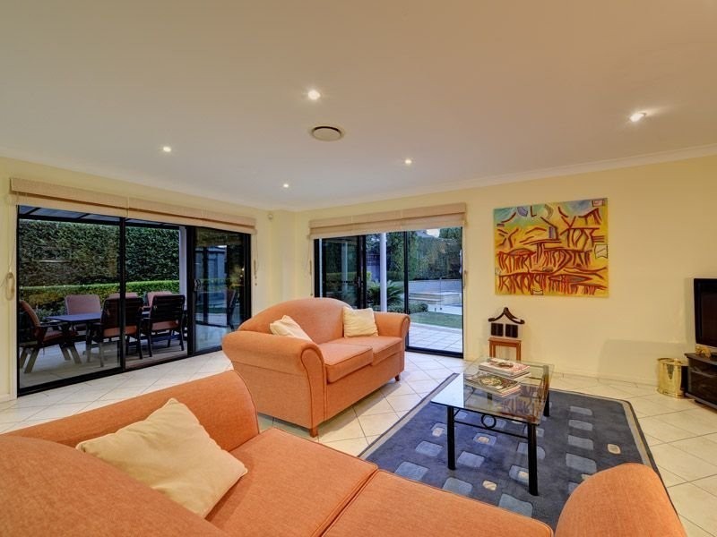 20 Brompton Place, Brookfield QLD 4069