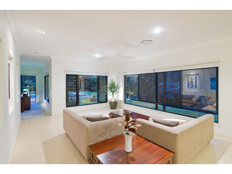 1 Millbrook Drive, Pullenvale QLD 4069