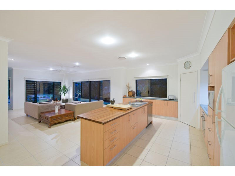 1 Millbrook Drive, Pullenvale QLD 4069