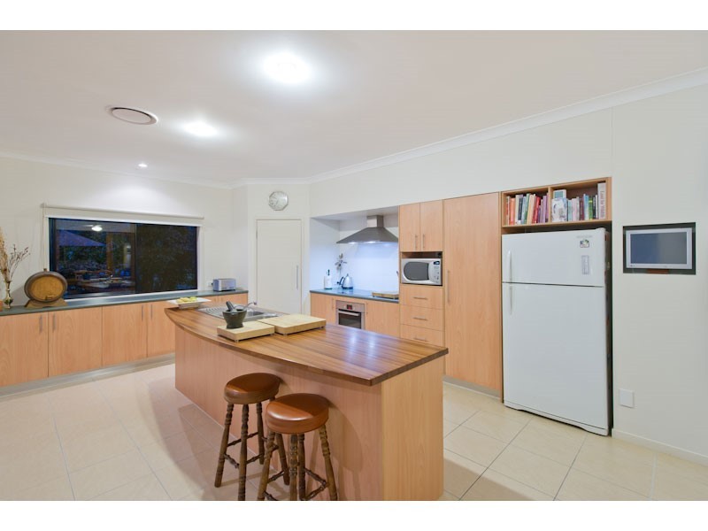 1 Millbrook Drive, Pullenvale QLD 4069