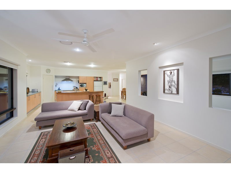 1 Millbrook Drive, Pullenvale QLD 4069