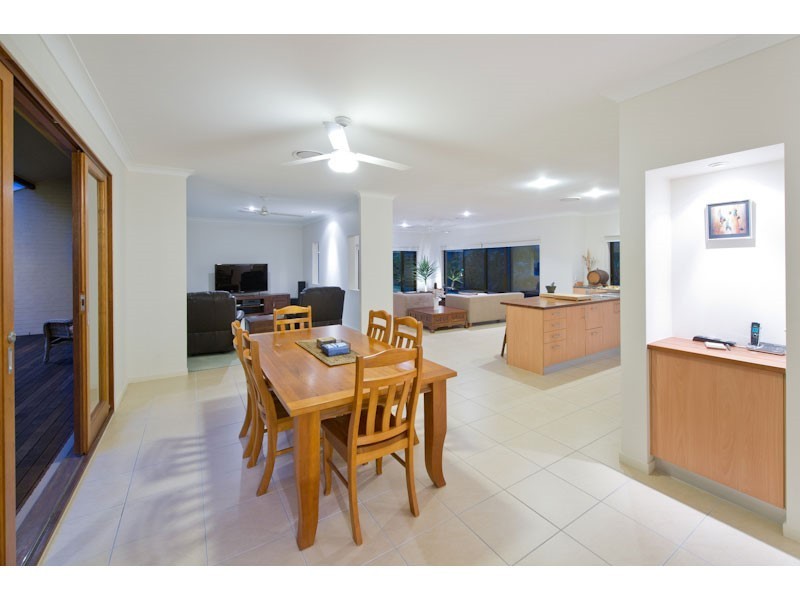 1 Millbrook Drive, Pullenvale QLD 4069